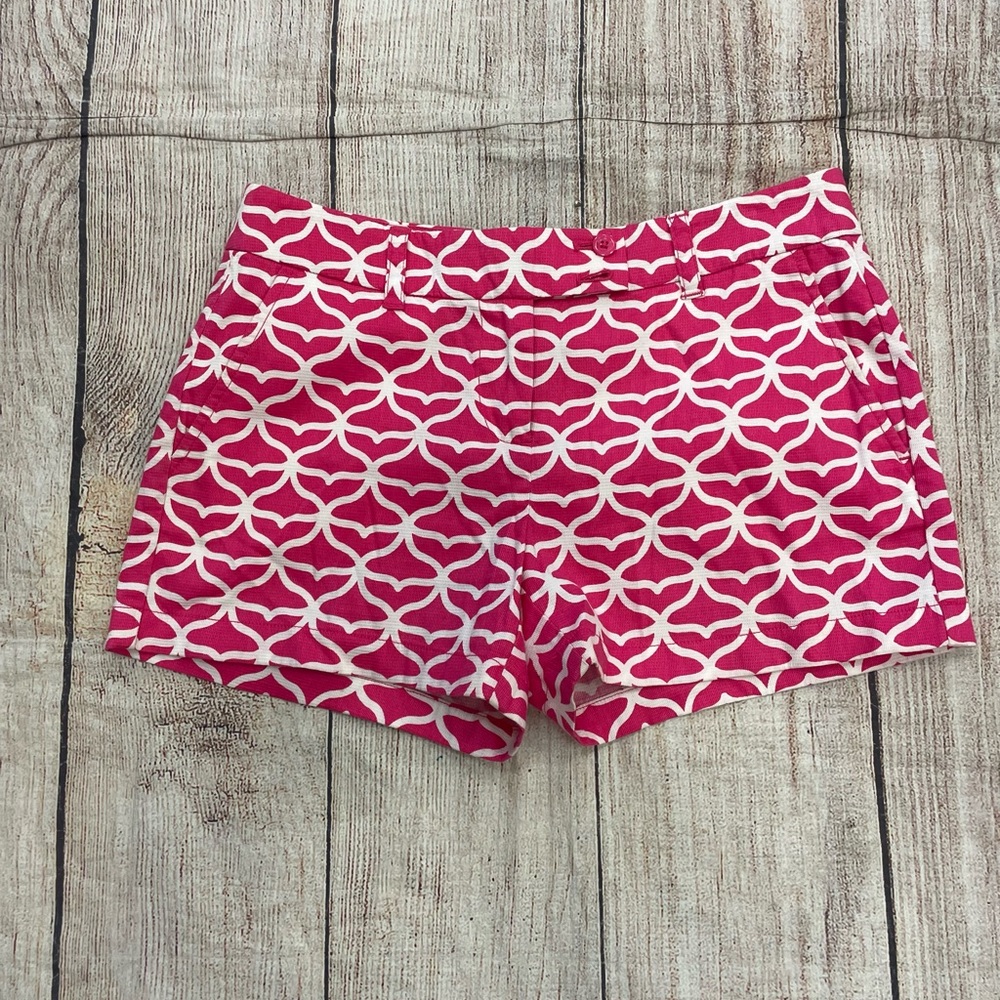 Vineyard Vines Pink and White whale tail Patterned Women's Shorts